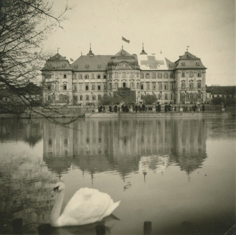 Holland–Venemaa–Eesti–Saksamaa–Austria:  Austria presidendi Alexander van der Belleni perekonna teekond Euroopas