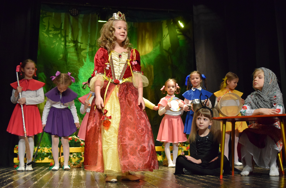 Miks tehakse lasteaias teatrit? Sest kõik tahavad seda teha