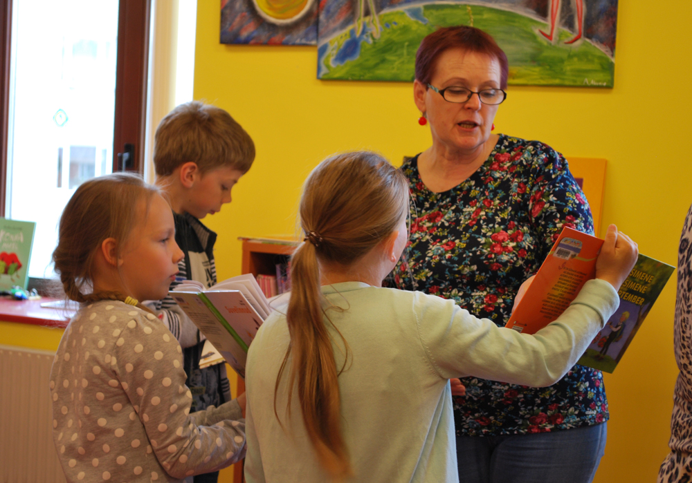 Reet Tomband rajab raamatukokku kasvulava