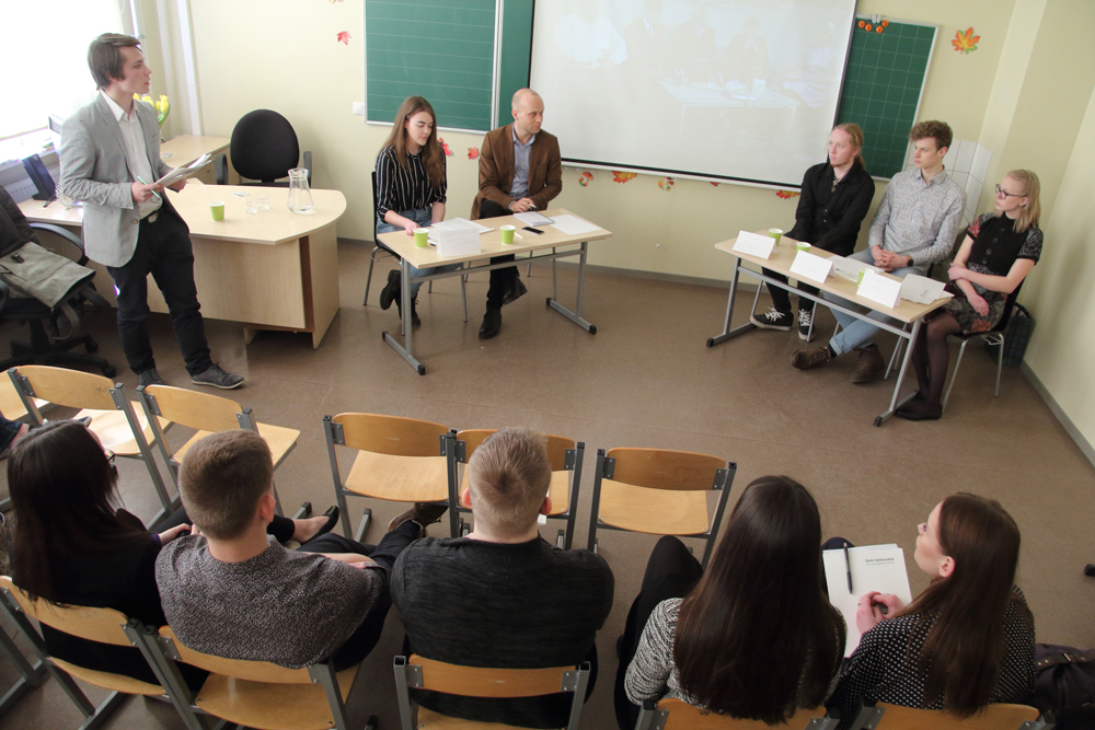 Eesti väitlusselts astub vastu faktijärgsele ajastule