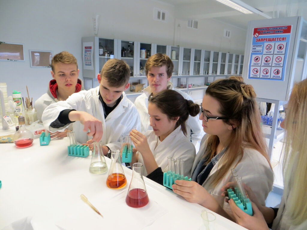 Keemiakatsed toimuvad. Aga mis hinnaga?