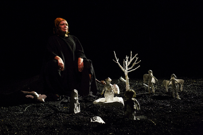 „Sünnisõnad” etendub augustis veel kuuel korral