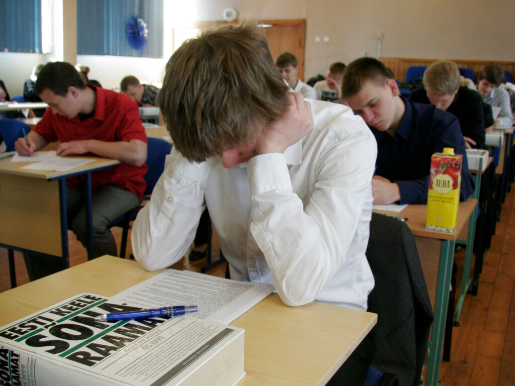 Põhikooli lõpetamise tingimused muutuvad, järeleksami kohustus kaob, ent lävend säilib