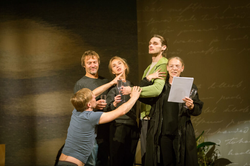 VAT Teatri 30. sünnipäeva hooaeg algab väärikalt