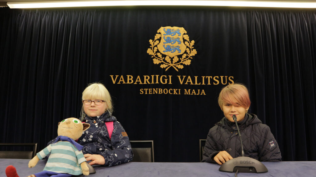 E-külalistunnid toovad kogu Eesti õpilased korraga ühte koolitundi