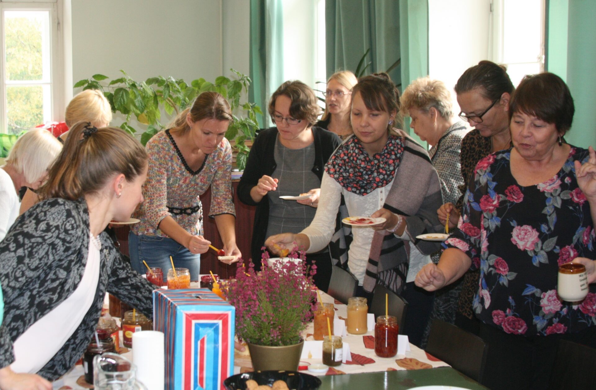 Karlova koolmeistrid mekkisid mihklipäeval koduseid keediseid
