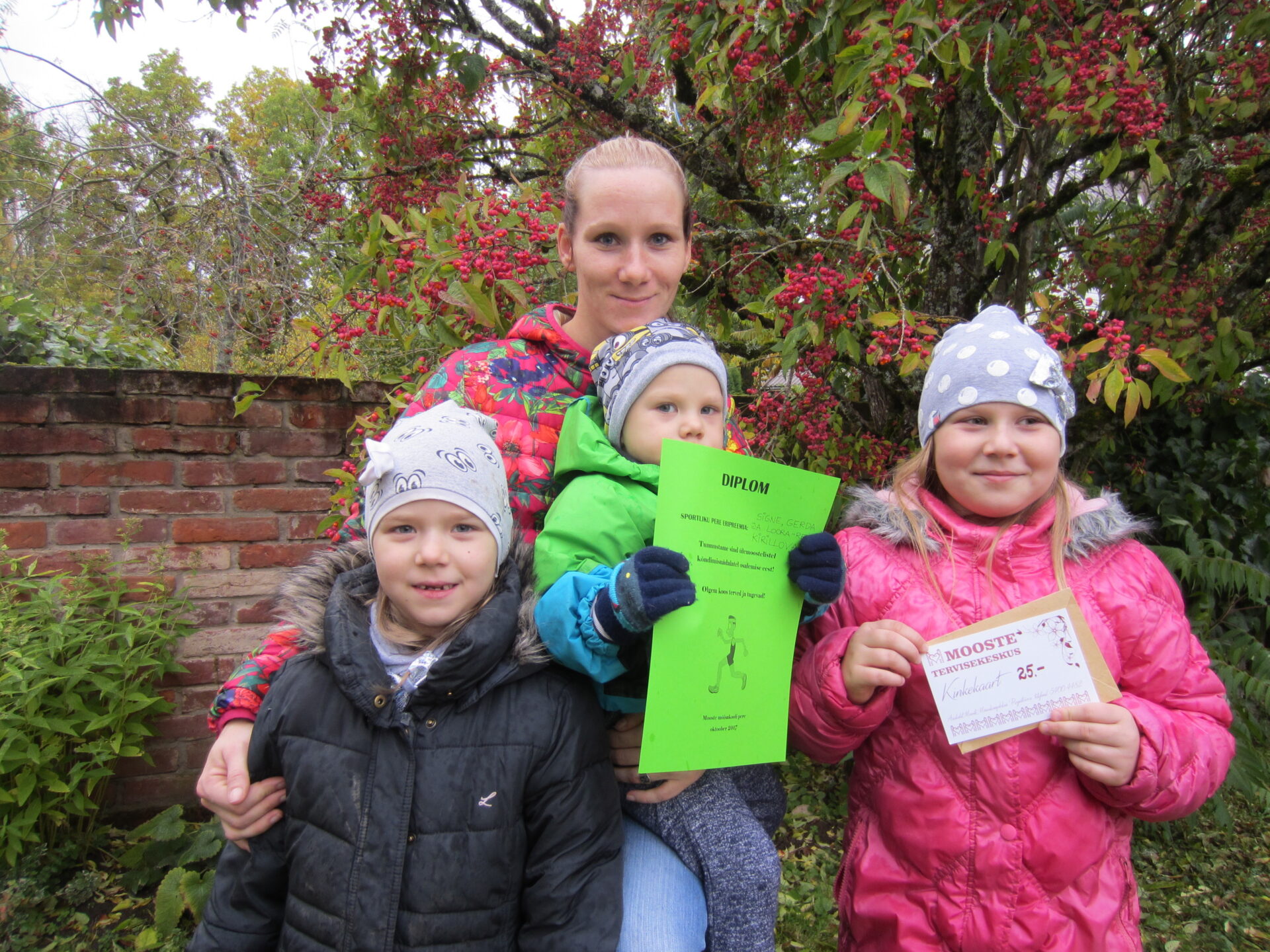 Kõndimisnädalad Moostes meelitasid õue ka koerailmaga