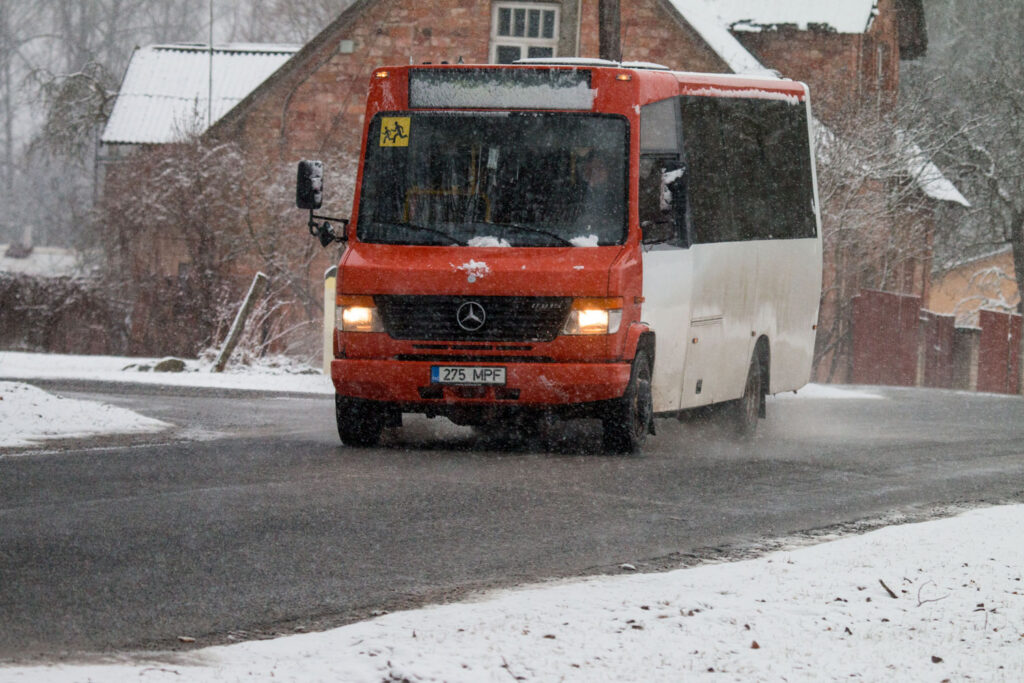 Õpetaja tööpäev ratastel: Mitme kooli vahet rähklemine võtab reede õhtuks võhma välja