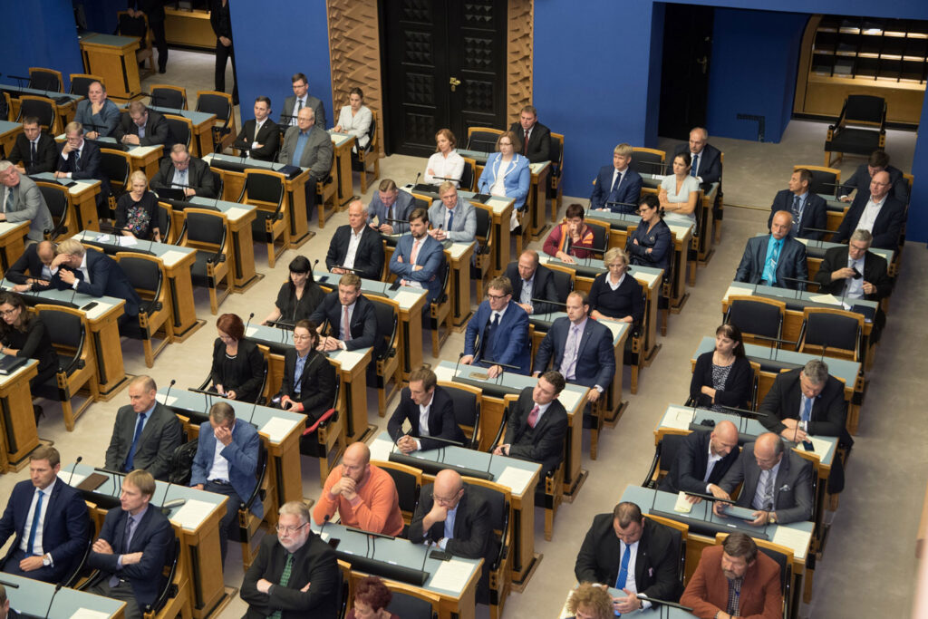 Õpetajate karjäärimudeli eelnõu jõuab koos muudatustega teisele lugemisele