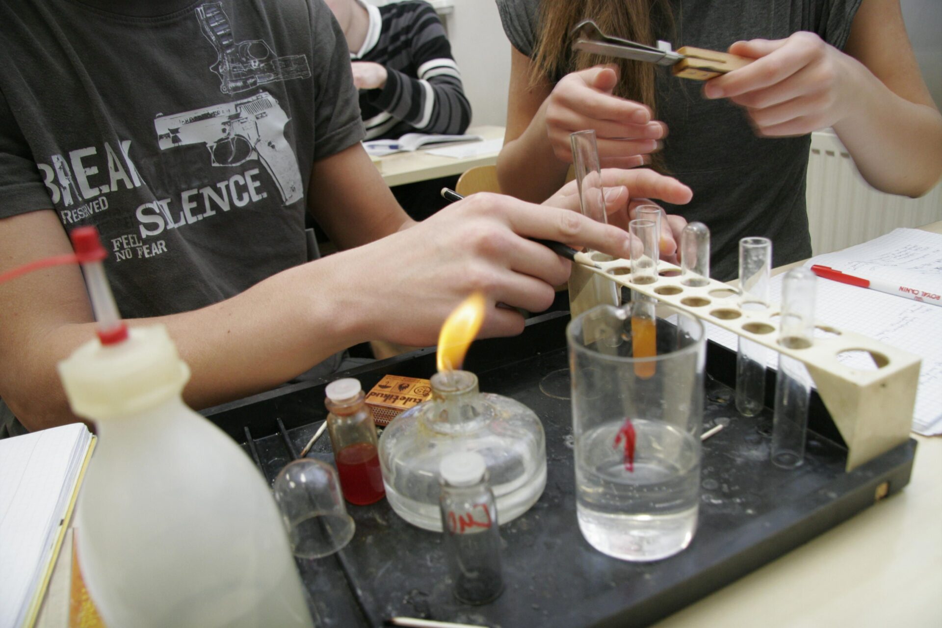 Keemiaolümpiaadist. Võistlemine teistega on masendav, võistlemine iseendaga on arendav.