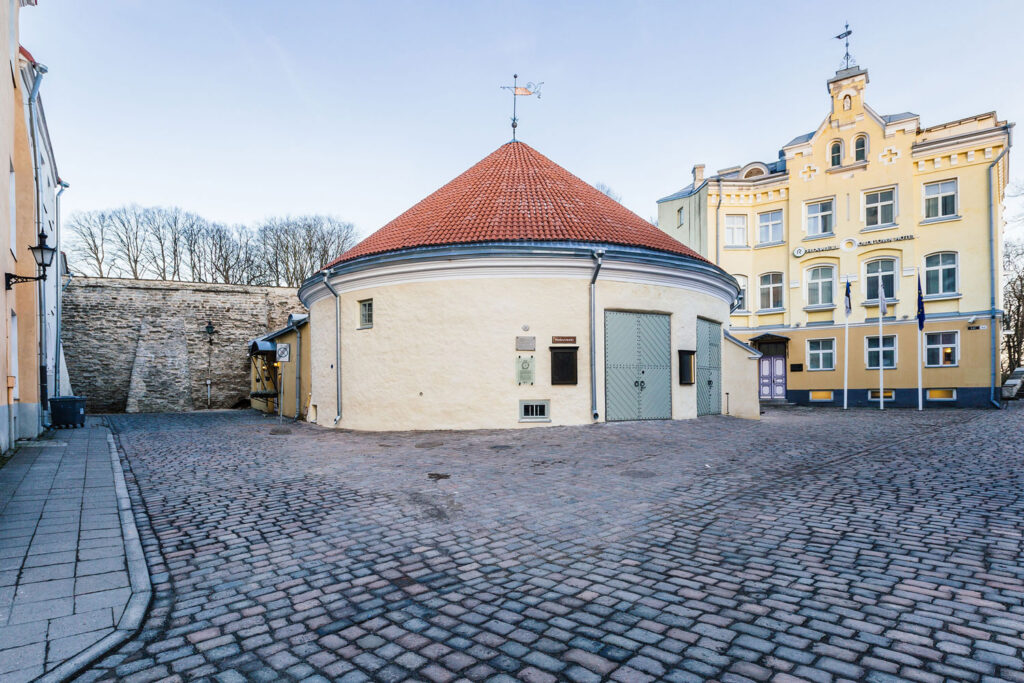 EMTA lavakunstikooli tudengid toovad Tallinna Linnateatris lavale „Krati”