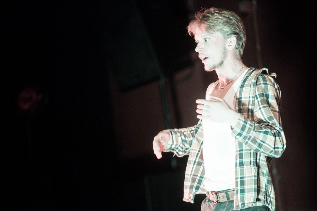 Teater Must Kast usub teatri teraapilisse mõjusse