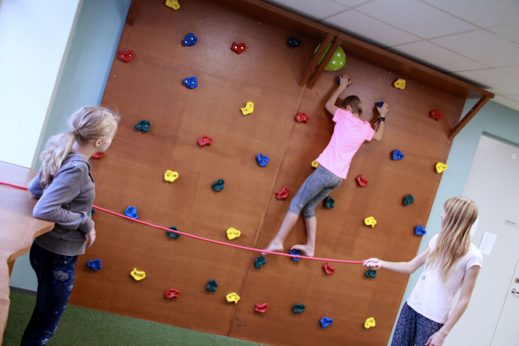 Mängujuhid muudavad koolipäeva liikuvamaks