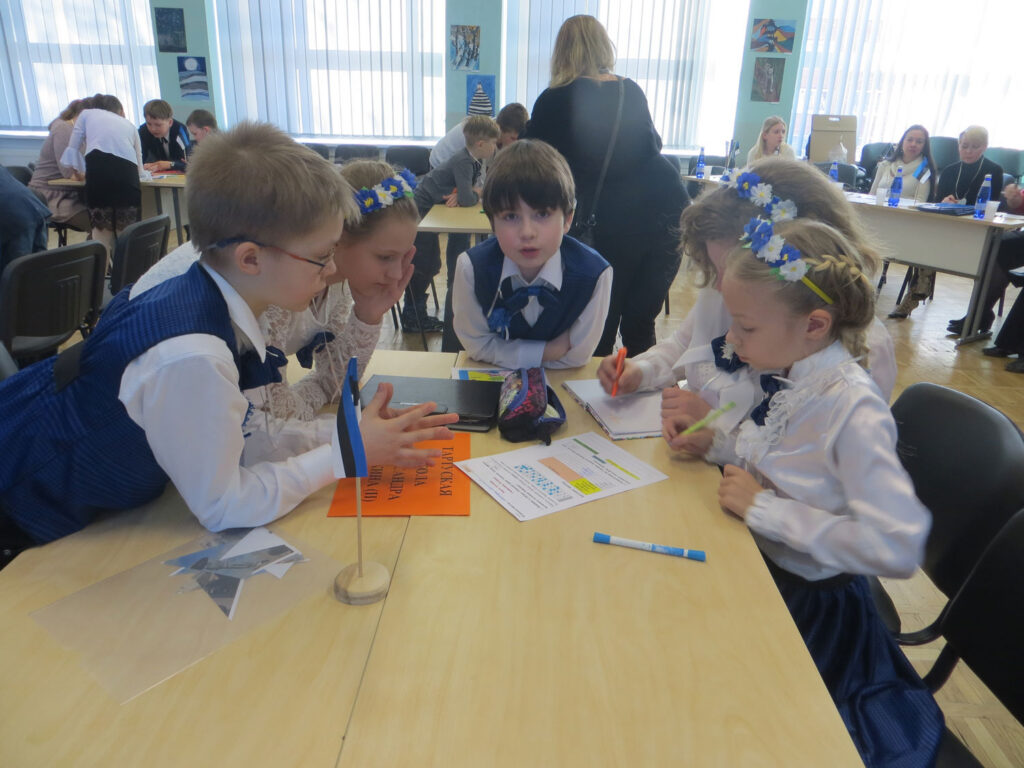 Rukkililled ja lamav tiiger