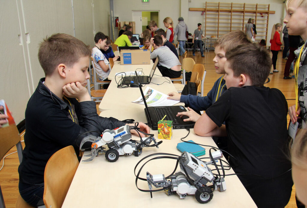 Millal saab informaatikast kohustuslik õppeaine?