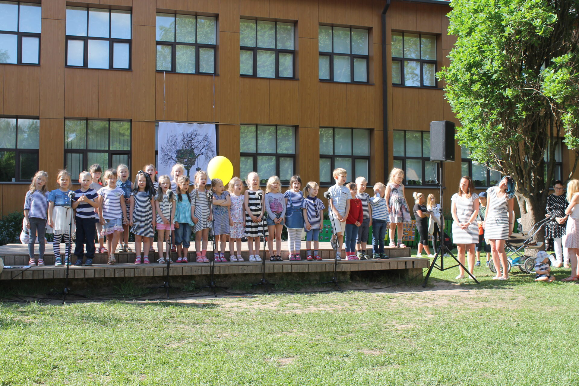 Kunksmoor ja kapten Trumm kutsusid Sassi lapsi lastekirjanduse radadele