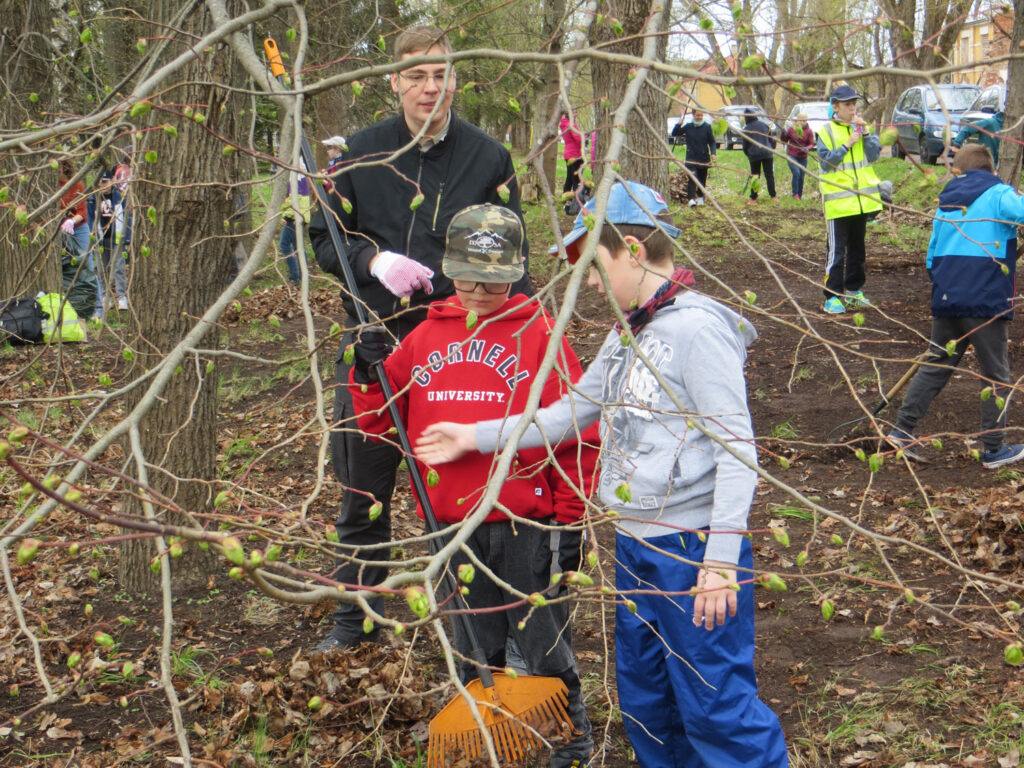 Talgupäev unistuste kodu õuel