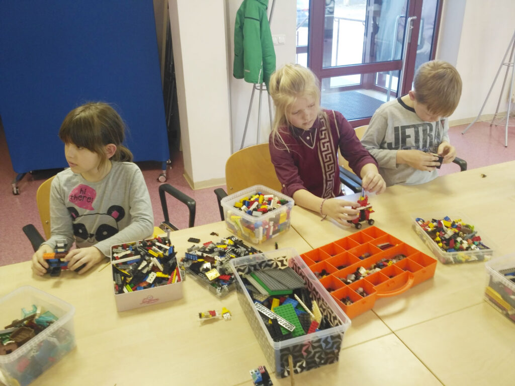 Kännukuke raamatukogu kutsub looma ja leiutama