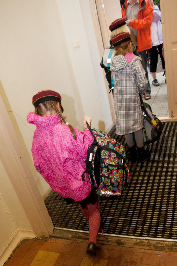 Paradoks: õpikud ületavad lubatud kaalu, kuid vastavad normile