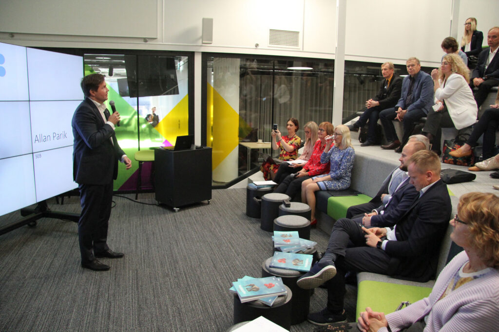 Esitleti uut majandusõpikut