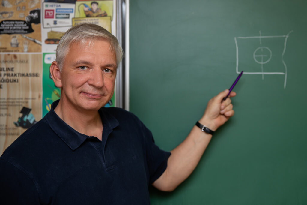 Paneb tüdrukudki „poistetöid“ tegema