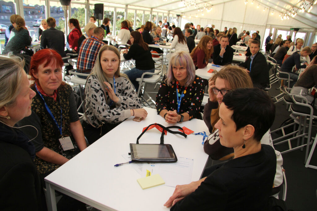 Noor inimene kui isejuhtiv buldooser