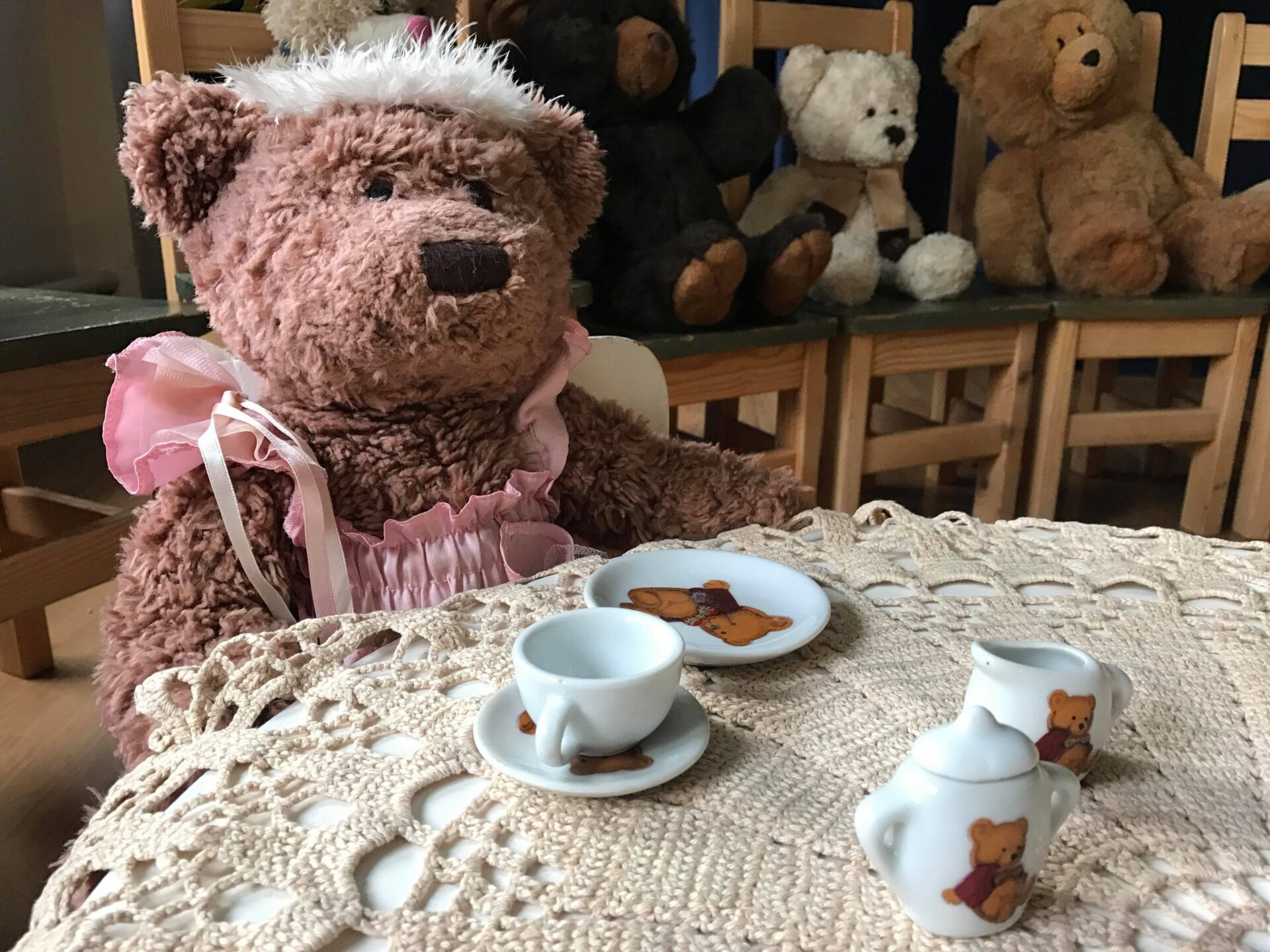 Kaisukarunäitusele toodi 500 mõmmikut