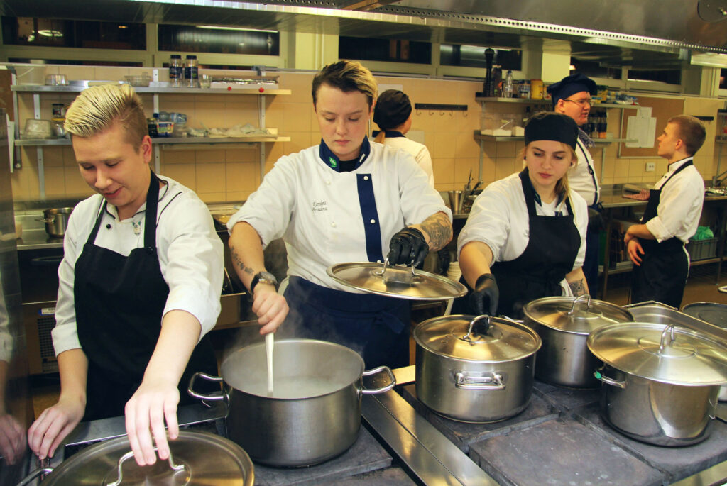 გამარჯობა! სუფრა!