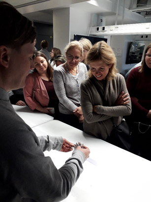 Soomes käivad lapsed teadushuviringis koos vanematega