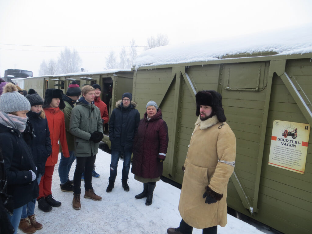 Ajalootund soomusrongis