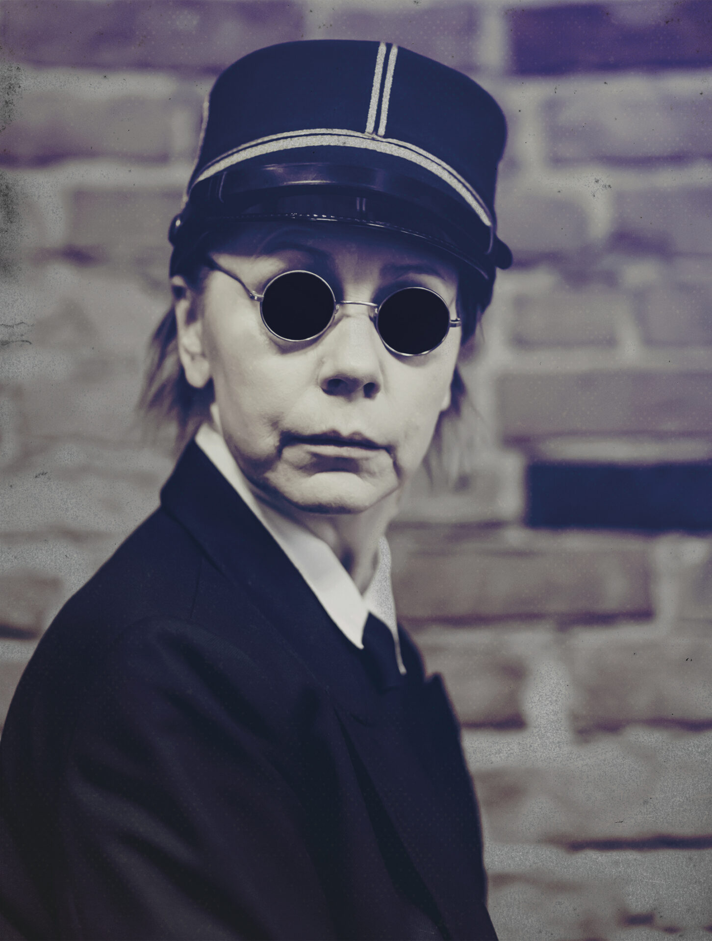 Tume noortepõnevik  lahendab kummitusliku loo