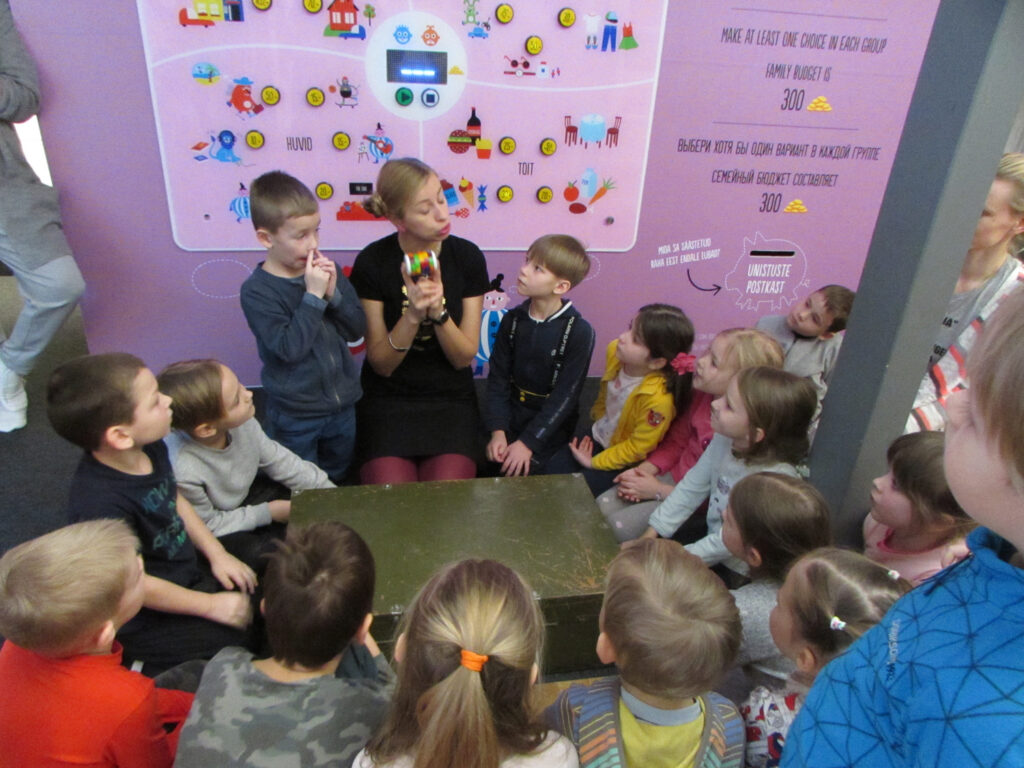 Mudilased õppisid riigitarkusi