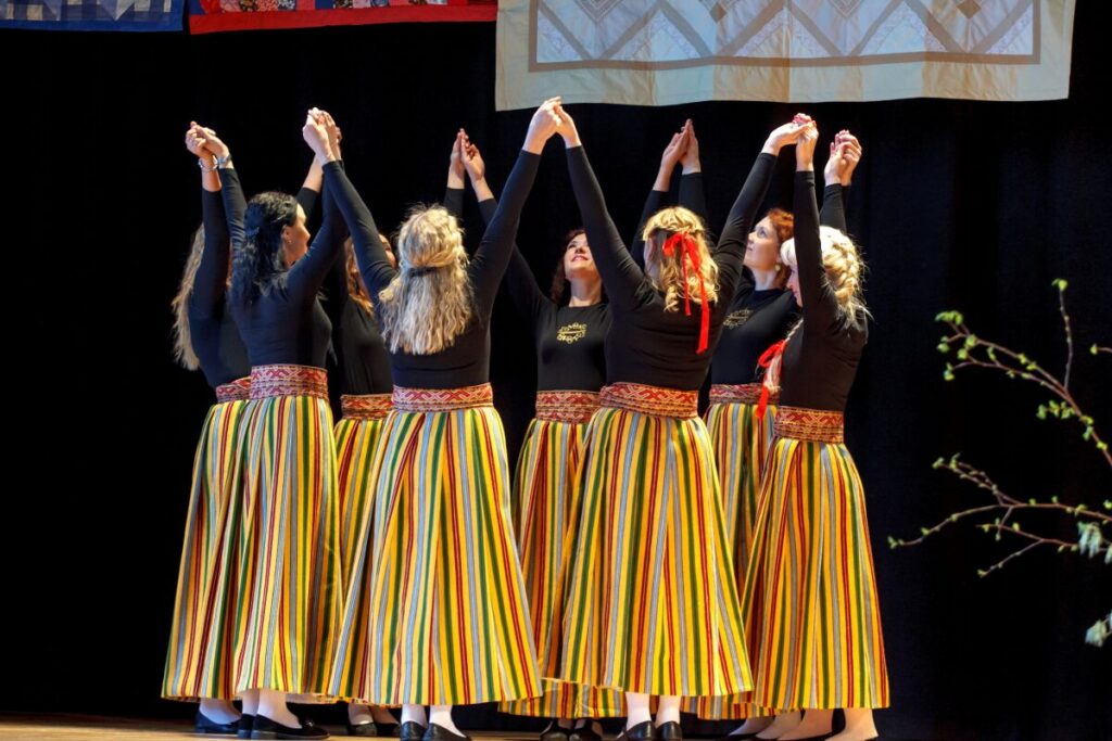 Rõõm on, kui saab  tantsida, tantsida, tantsida!