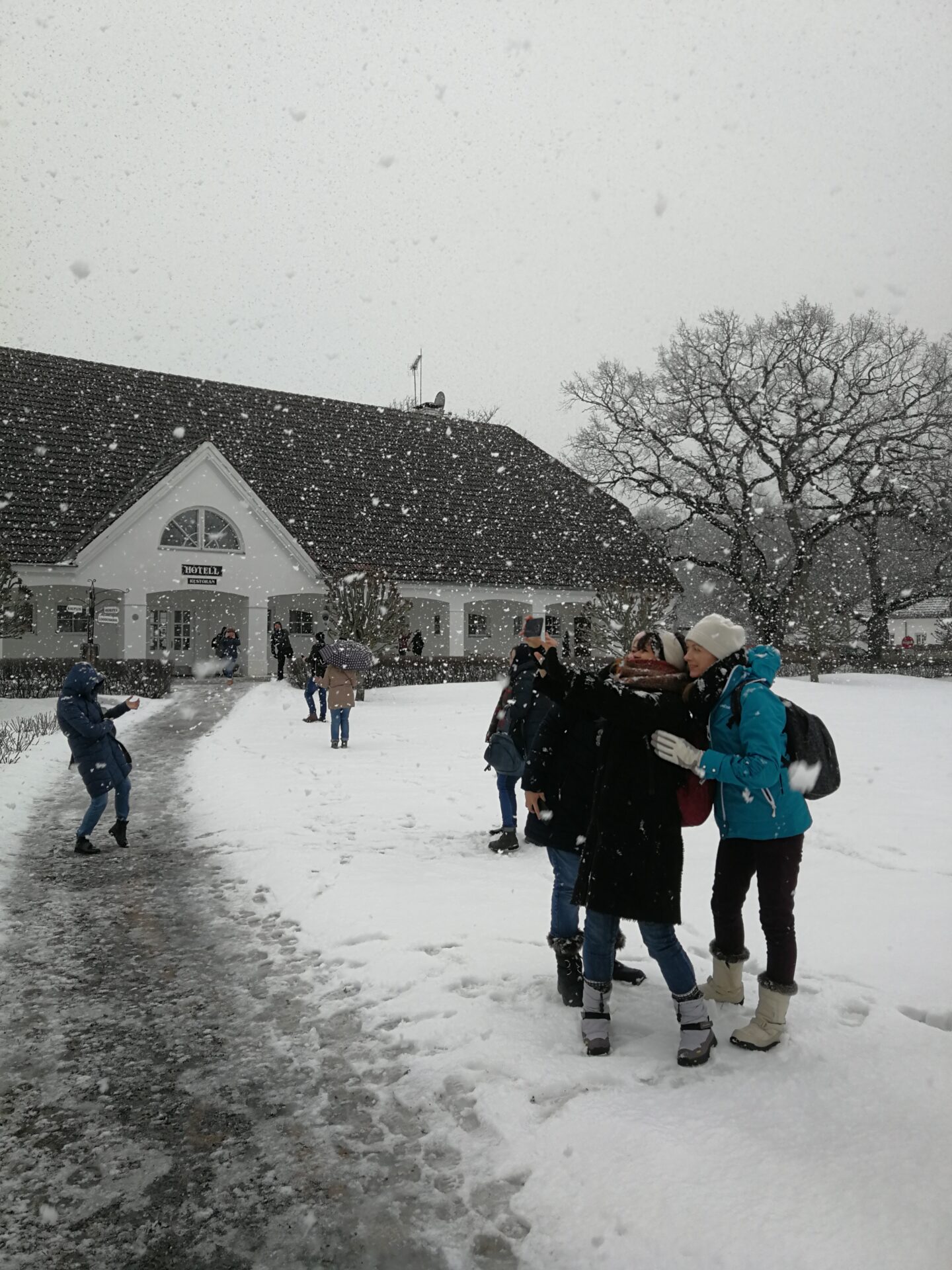 Uhtnakad õpetasid märgviltimist ja kaerajaani kargamist