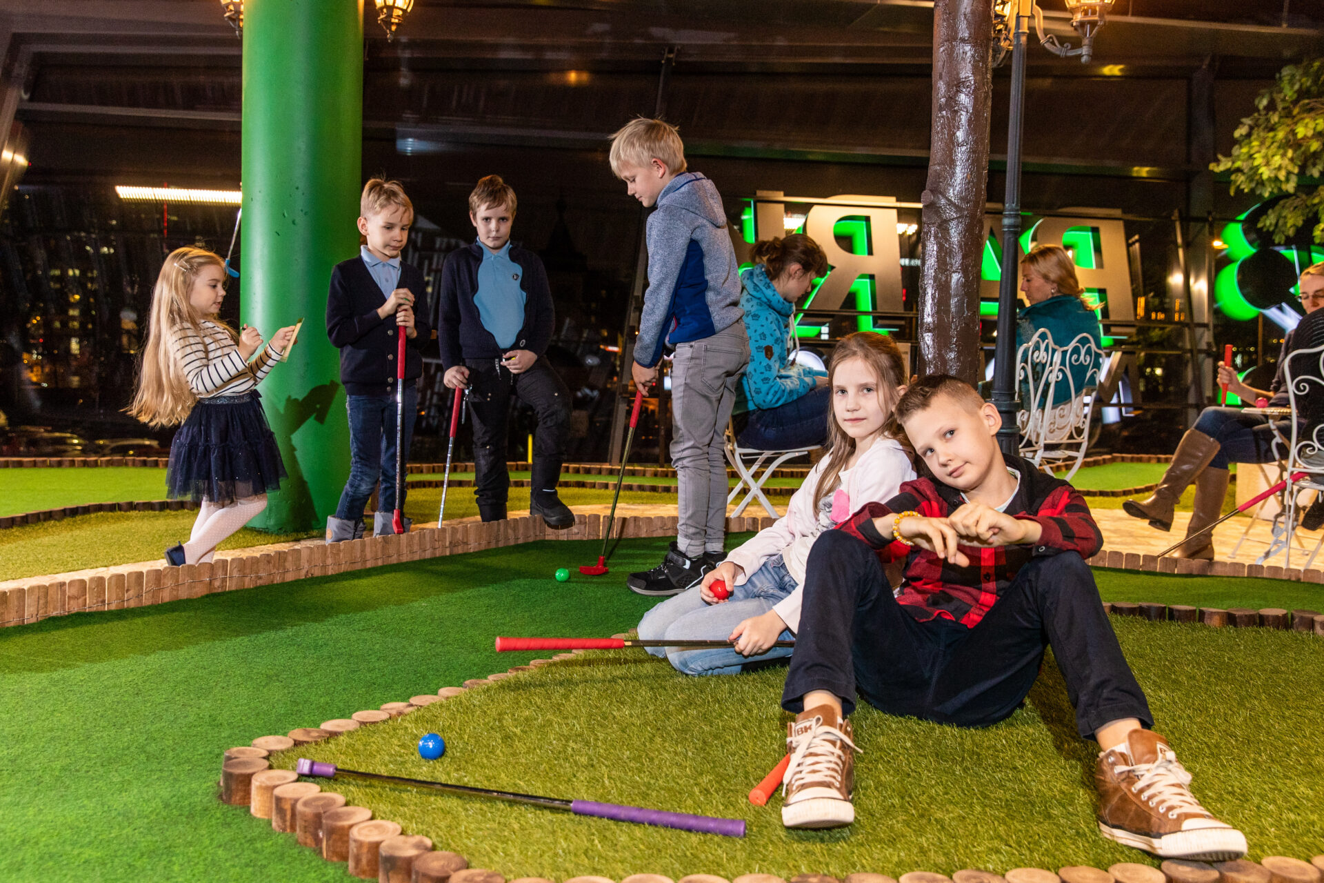 Tule koos klassiga minigolfi mängima!