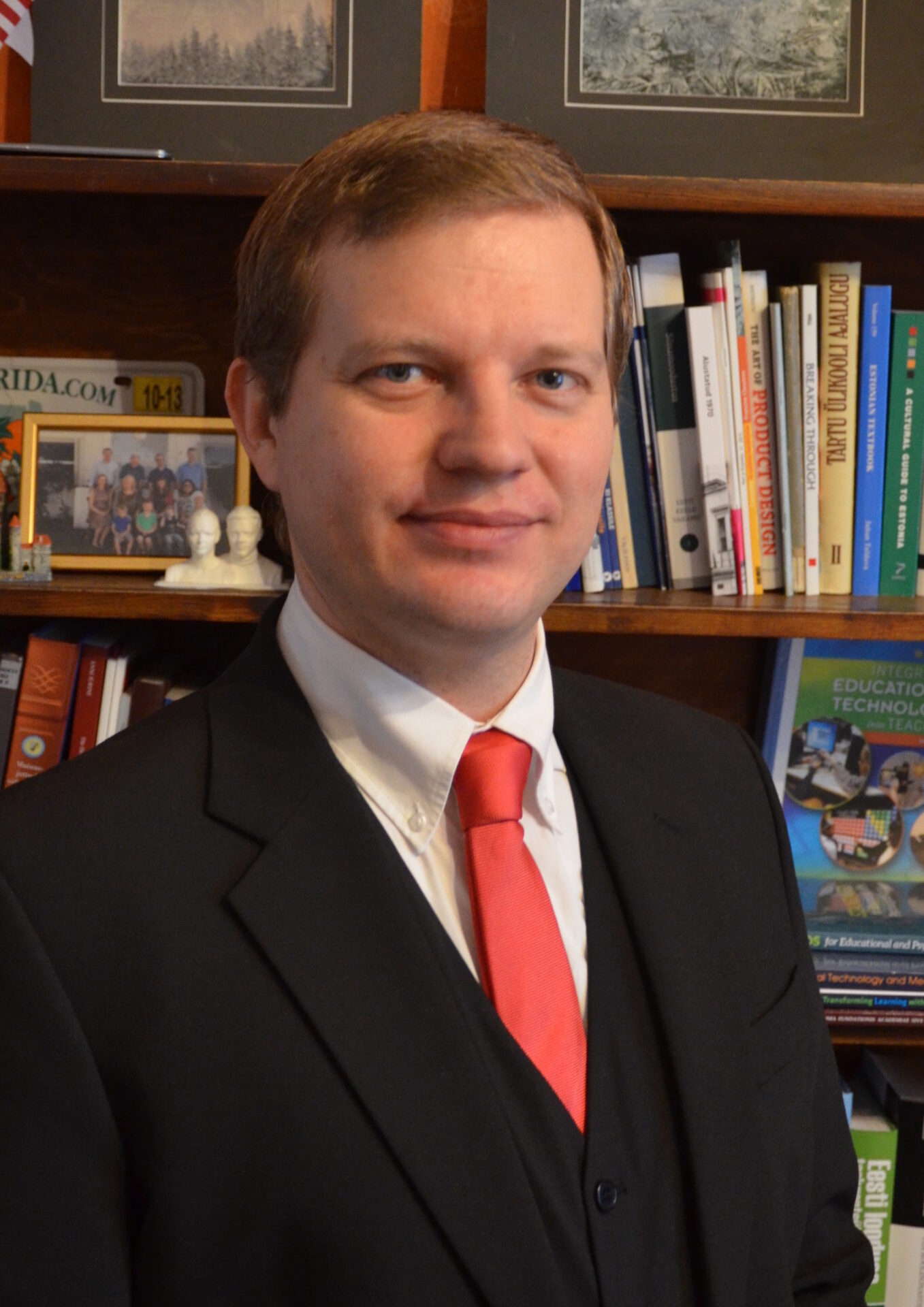 TEADUSSÕNUMID ⟩ Teaduslik mõtlemine ja probleemide lahendamine David Klahri ideedest lähtuvalt