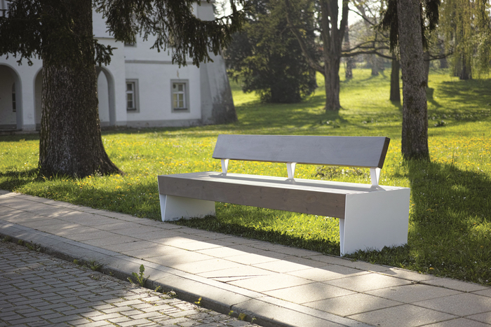 Tiina Kallavusele mälestuspink