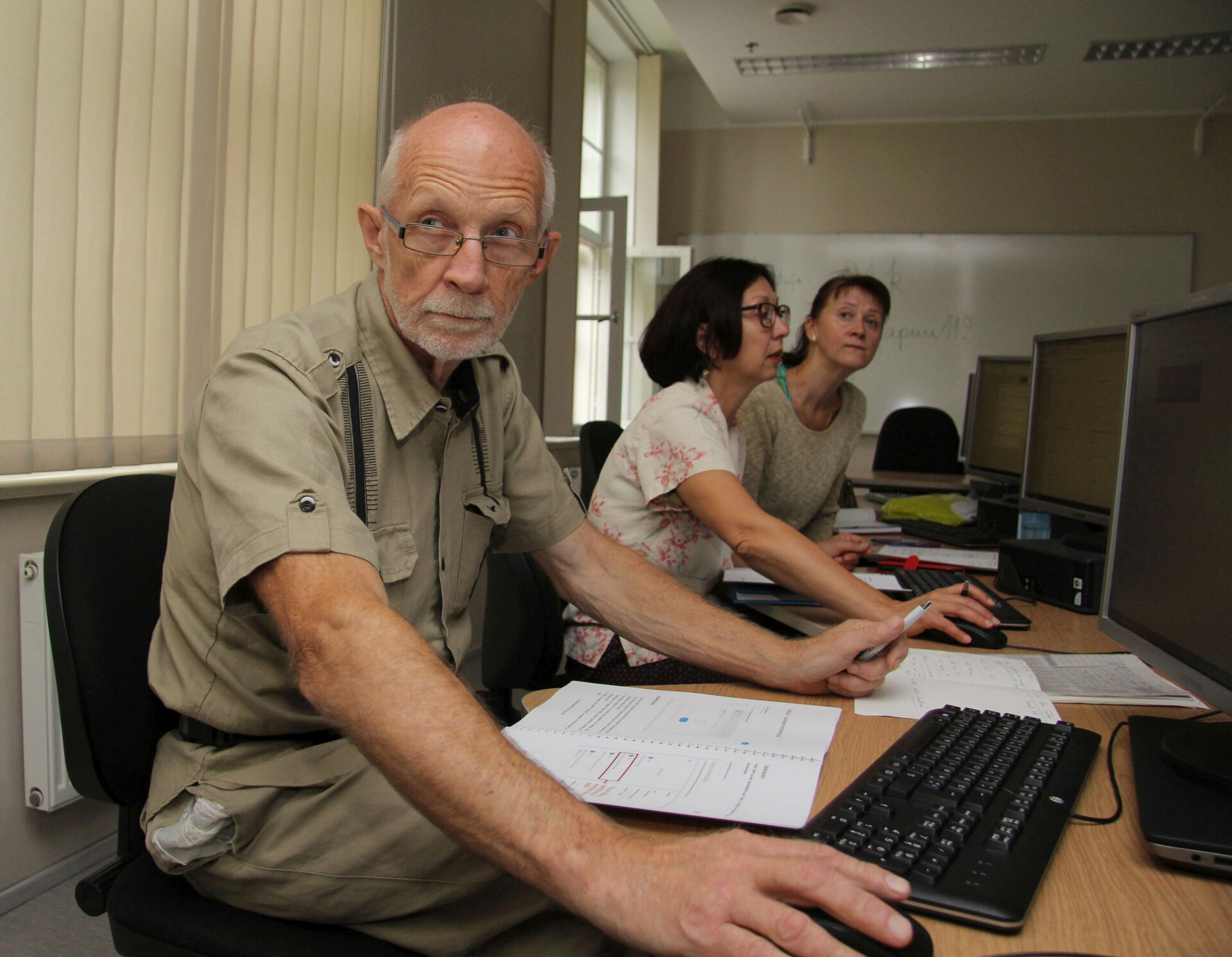 Tasuta digiõpikute valik laieneb: Opiqule lisandub Foxcademy