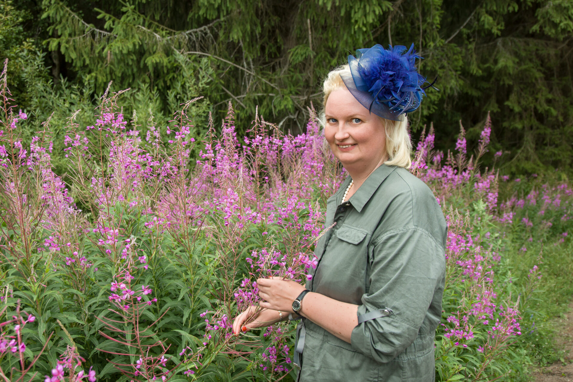 Tegus Tiina tembutab taoliste tähtedega teoseid tehes
