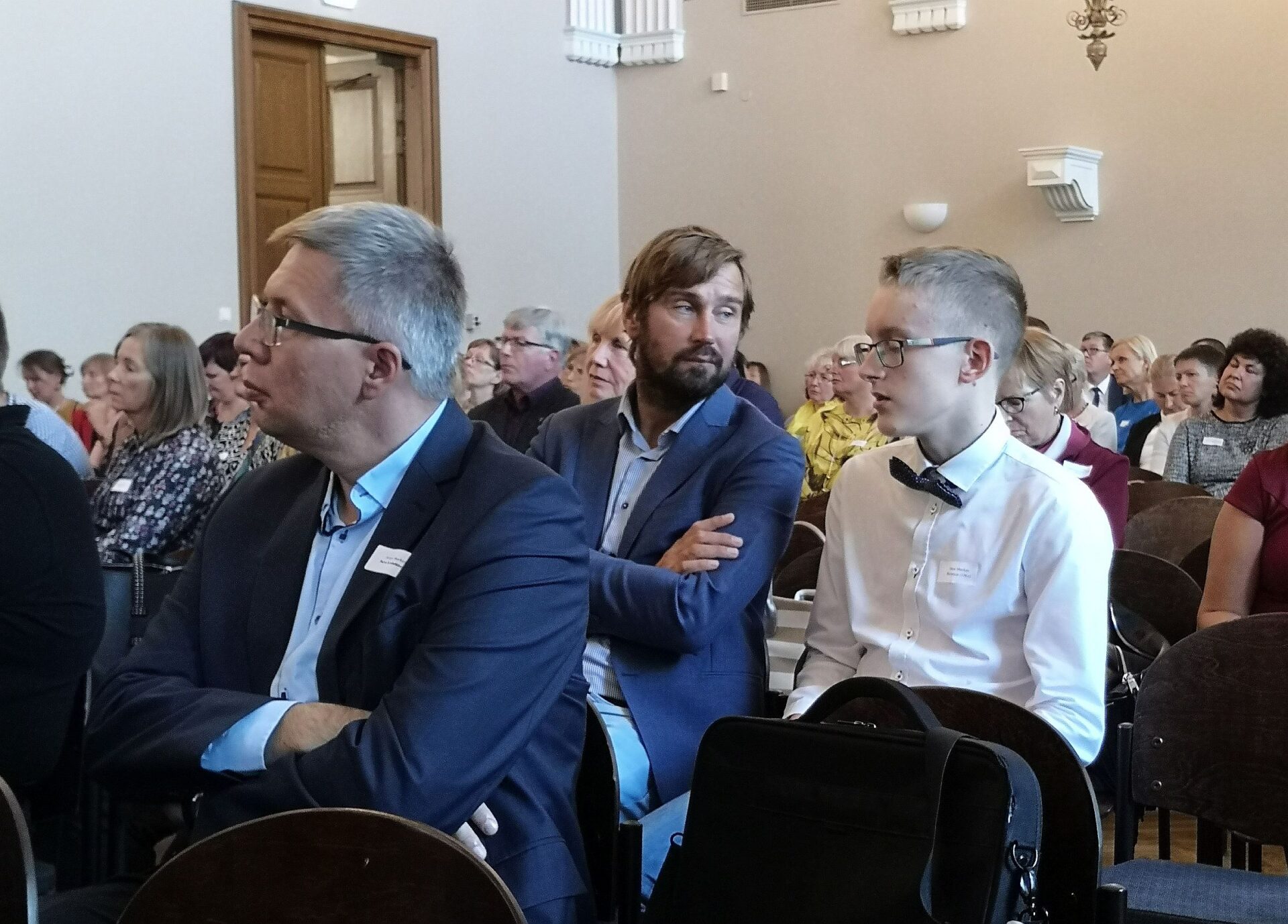 Rahvusvahelist hariduskonverentsi tõlkisid õpilased