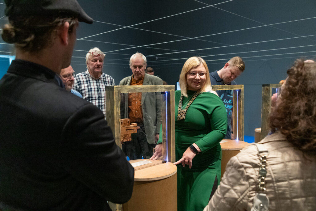 Kodalukuvaimustusest sündis õpetajal oma näitus ERM-is