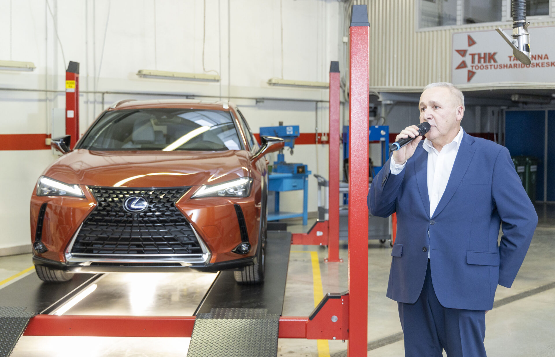 Tulevastel autotehnikutel on nüüd õppimiseks Lexus UX