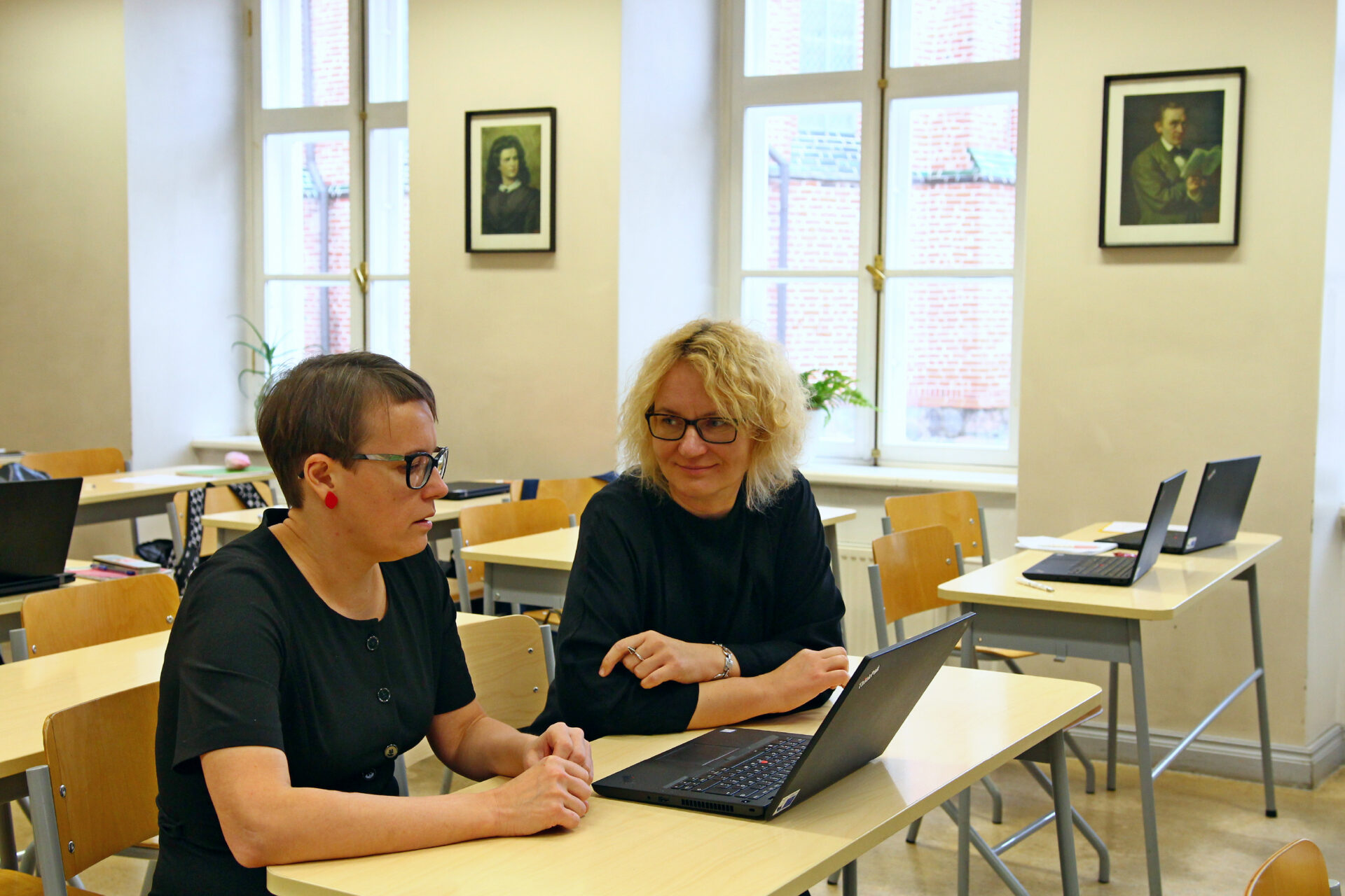 Üliõpilaste pedagoogilist praktikat juhendavate õpetajate kaksikroll koolis