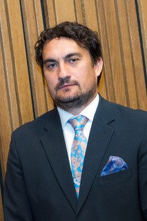 Koolijuht ja -pidaja – kes keda?