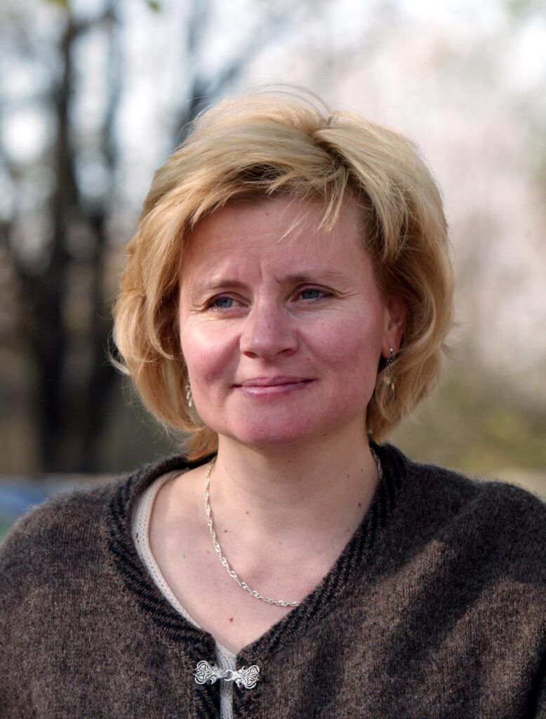 E-HINDAMINE: E-testid sotsiaalvaldkondliku  pädevuse mõõtmise vankri ees