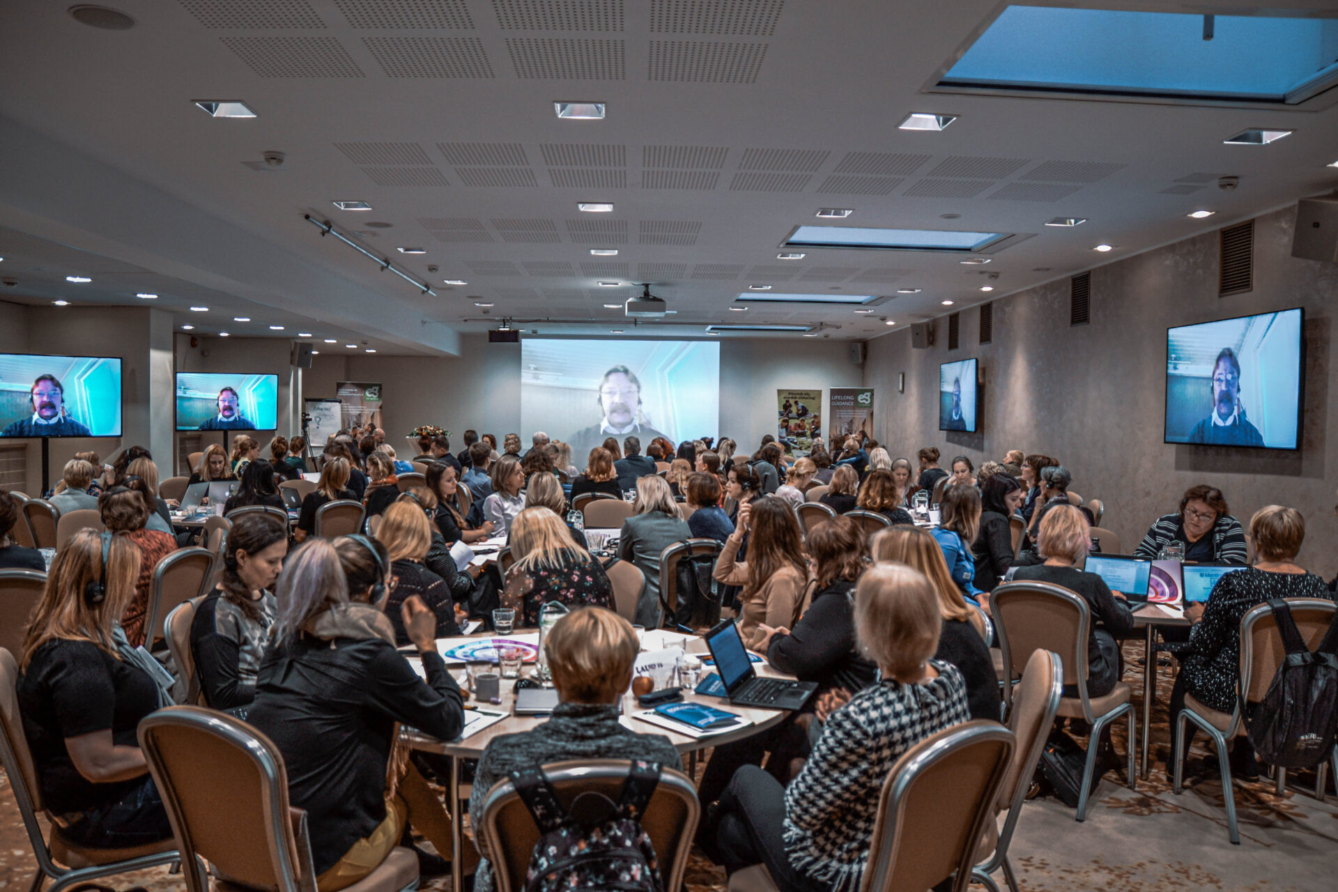 Tagasivaade karjääriteenuste võrgustikukonverentsile „Julge hüpe tundmatusse?“