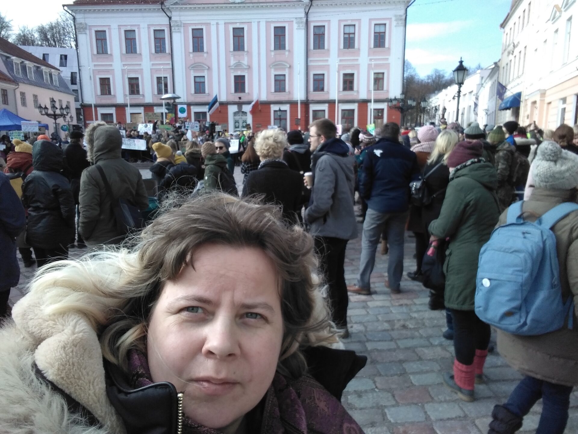 Hää pää toit sada kätt!