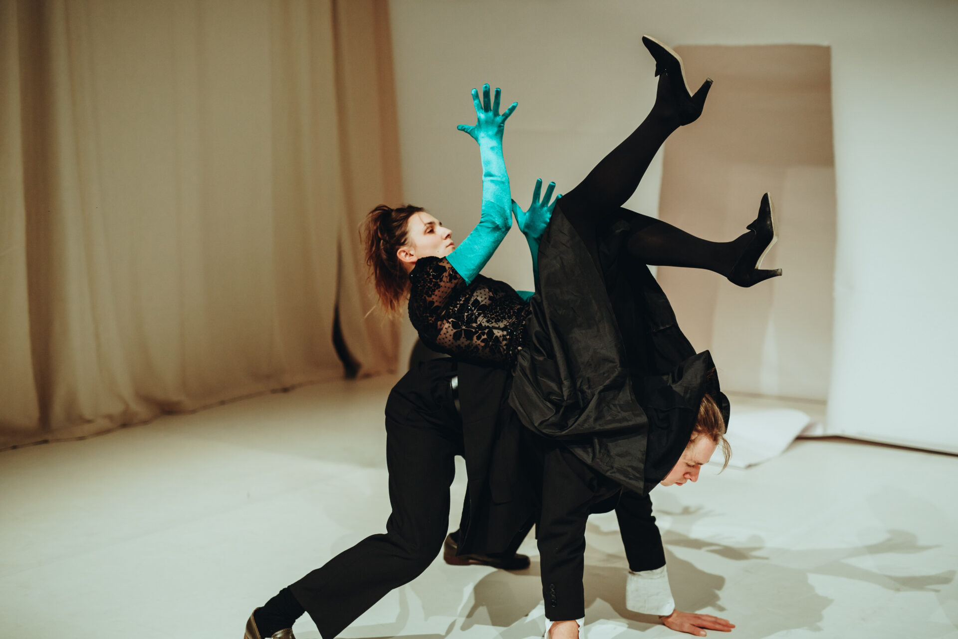 Renate Keerdi eluabsurdi käsitlev lavastus „LÄVI“ aprillis Tallinnas ja Tartus