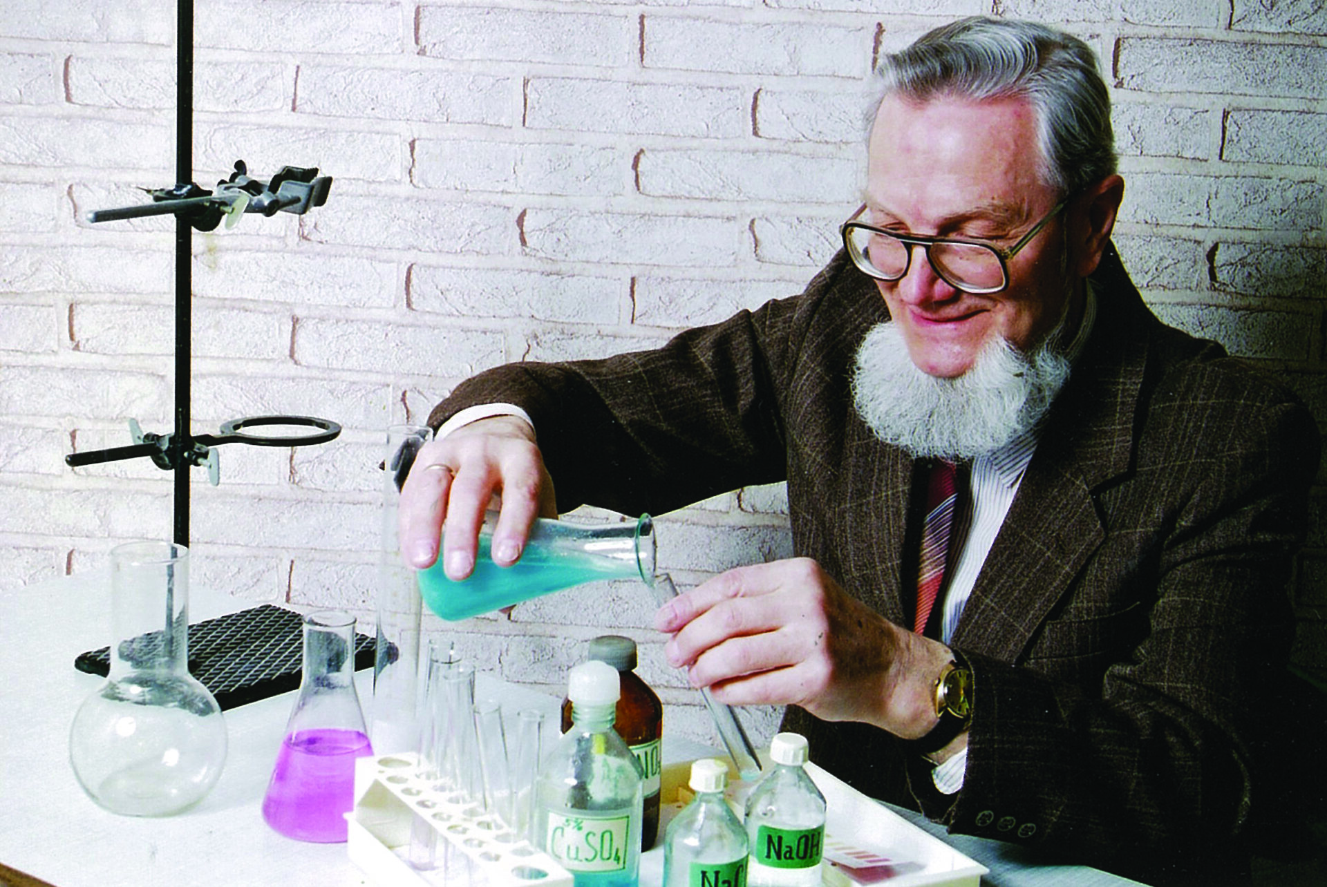 Väino Ratassepp – keemiahariduse edendaja, pedagoogilise mõtte kandja