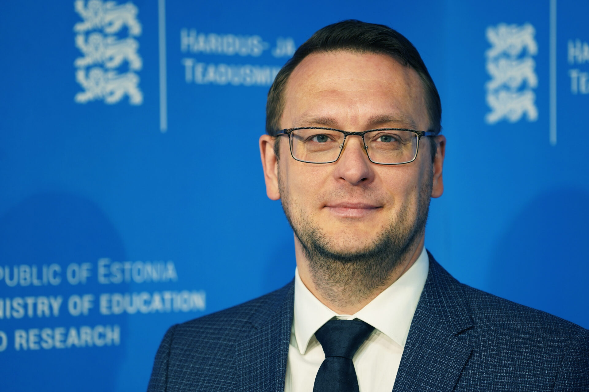 Miks sekkutakse koolijuhi autonoomiasse?